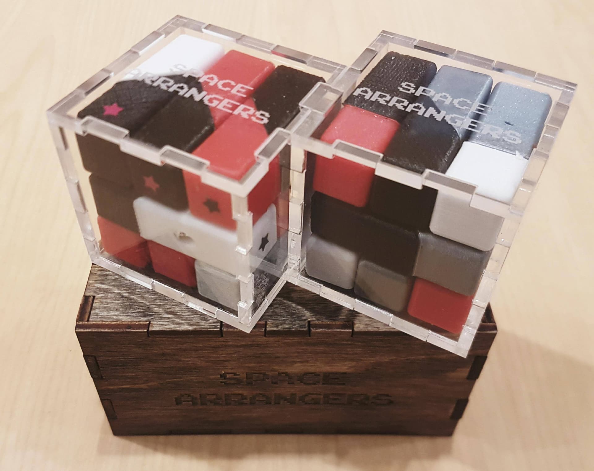 Space Arrangers game pieces